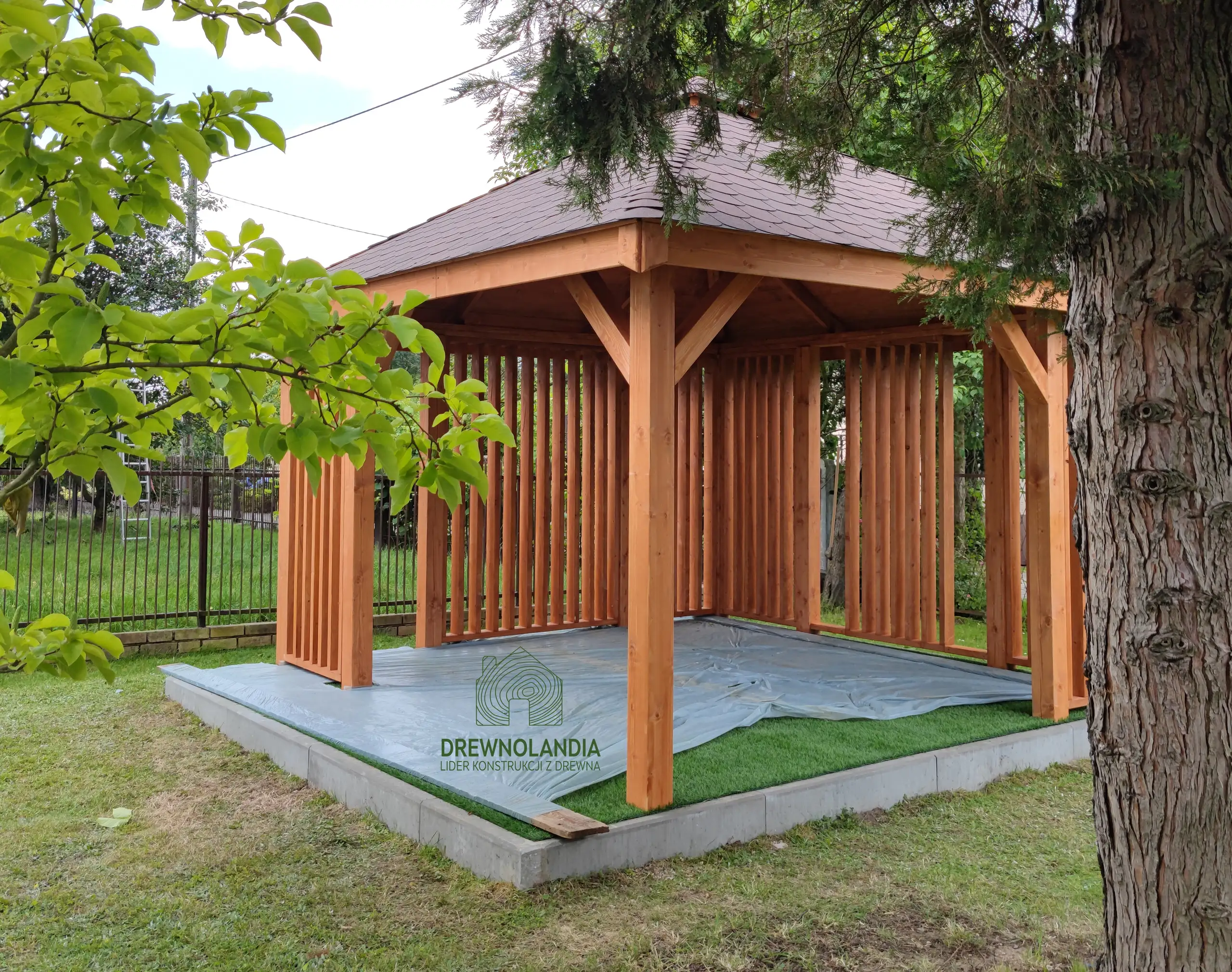 Altana Nela - 4m x 4m