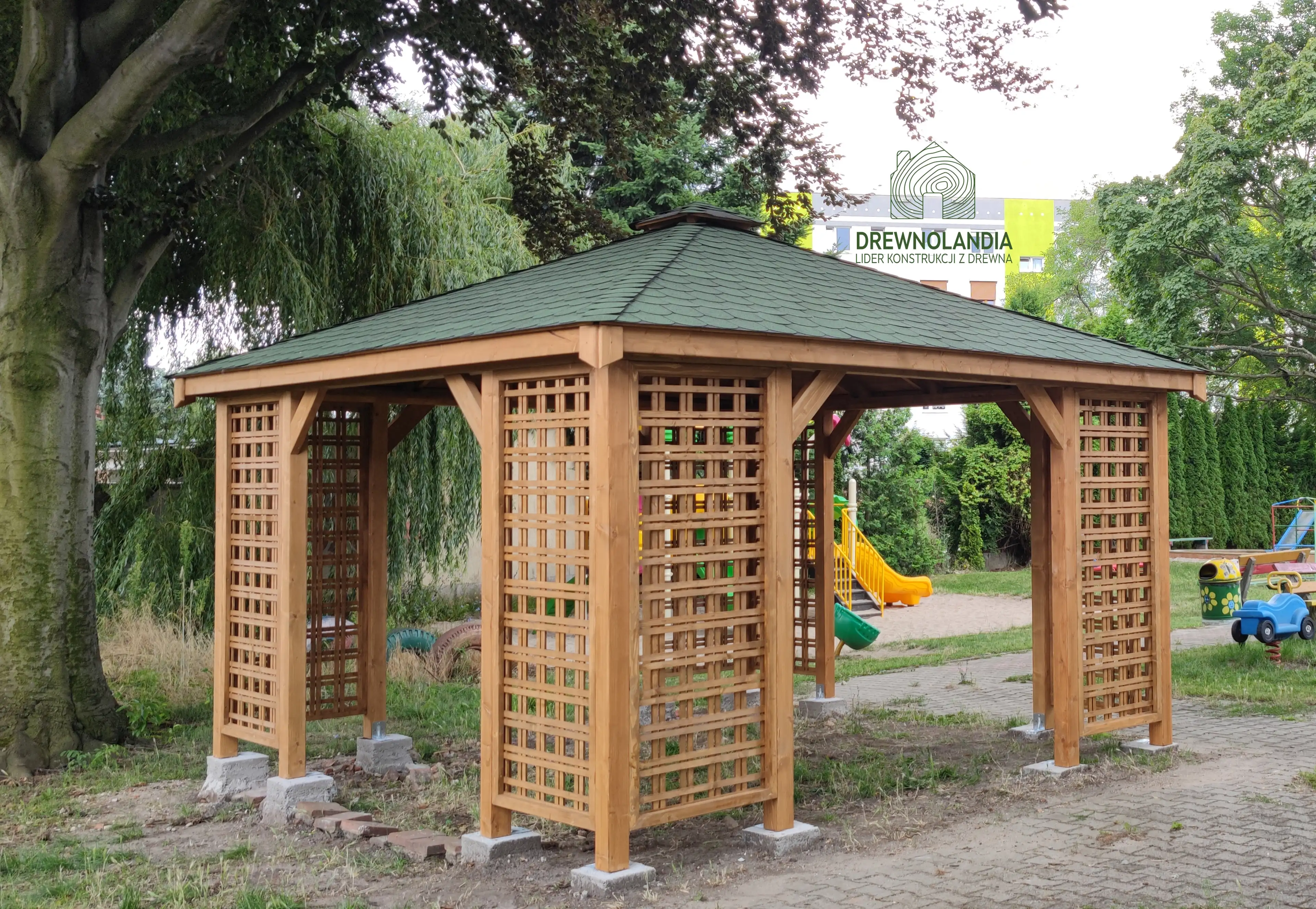 Altana ogrodowa Ewa wykonana z drewna, klasyczna konstrukcja