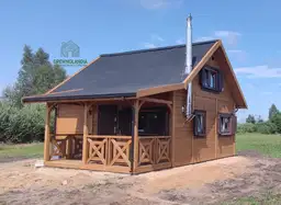 Drewniany domek letniskowy Wiktor V z antresolą i tarasem – wygodny projekt od Drewnolandii