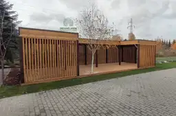 Drewniana altanka Liwia – stylowy projekt ogrodowy o dużych wymiarach