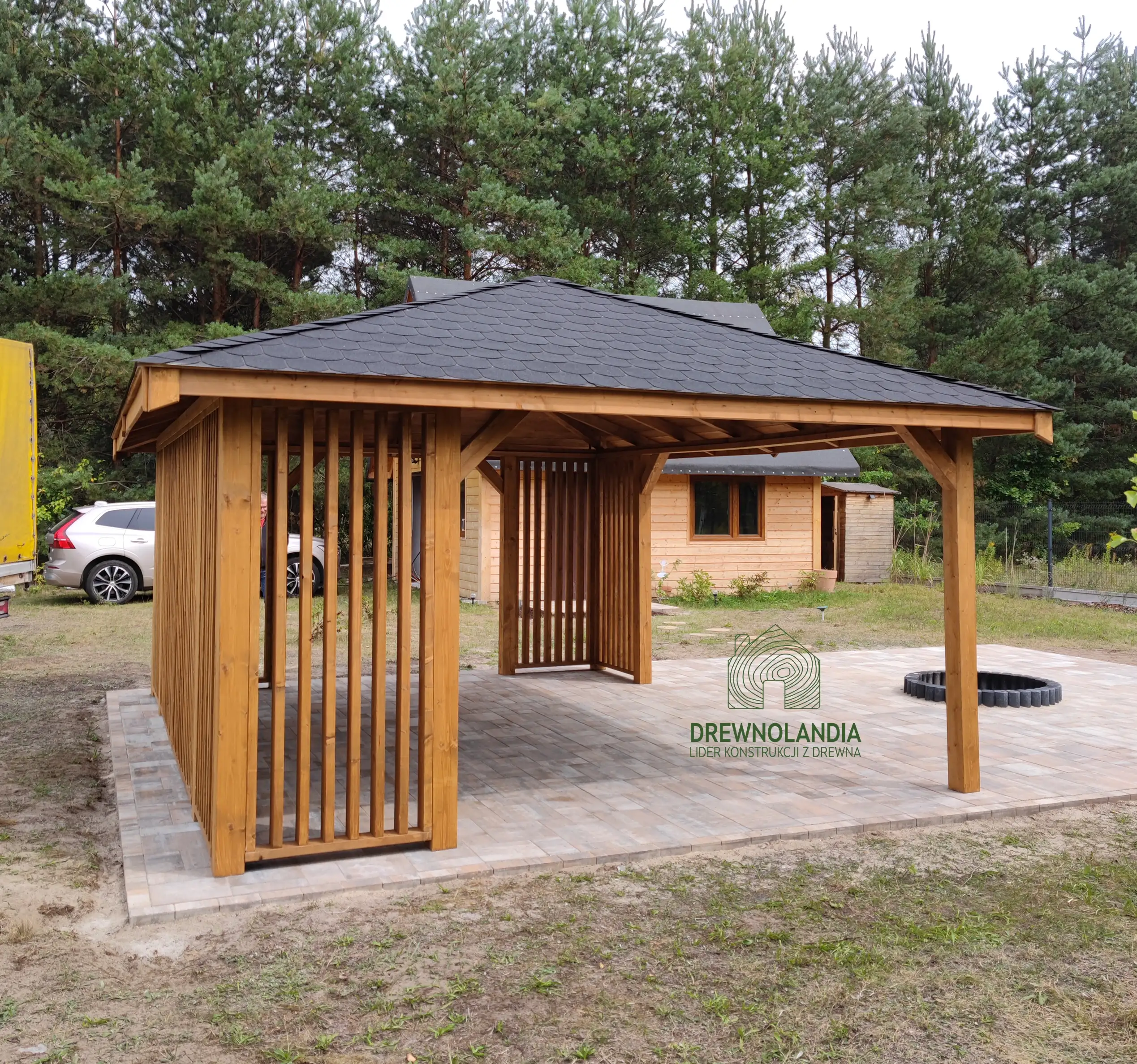 Altana Nela - 4m x 4m