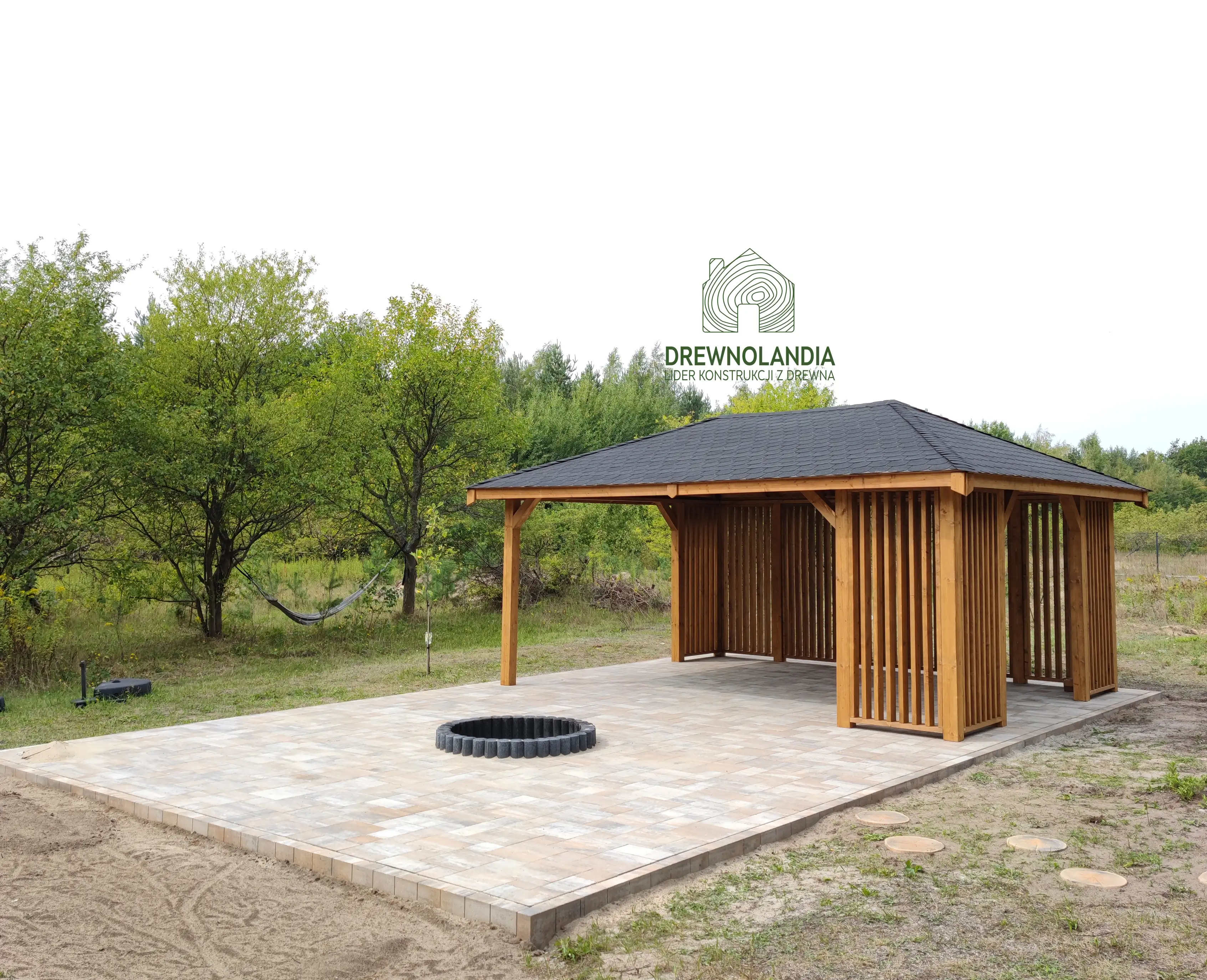 Drewnolandia – nowoczesna altanka ogrodowa Nela