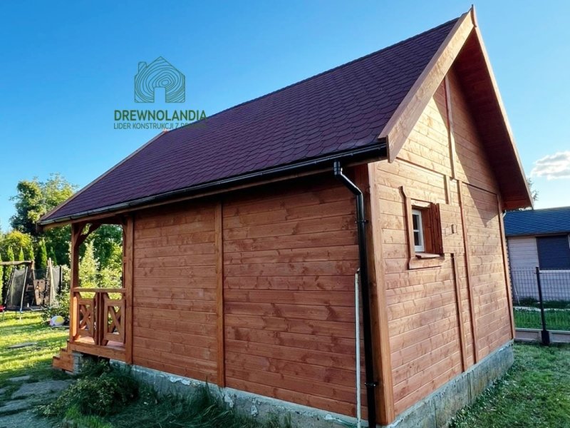 Drewniany domek letniskowy Amadeusz II z tarasem, 24m², doskonały na działkę rekreacyjną