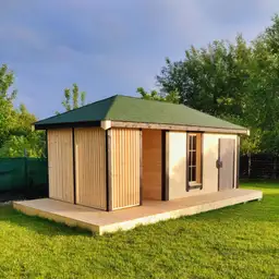 Nowoczesna minimalistyczna drewniana altana . W stylu nowoczesnym loft. Ruchome deseczko żaluzja 