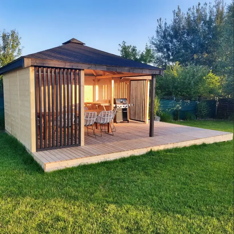 Altana grillowa z drewna i lameli