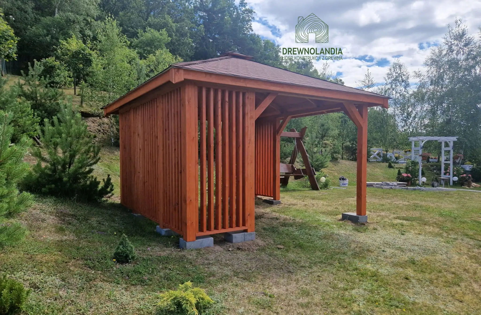 Nela – nowoczesna czterokątna altana drewniana