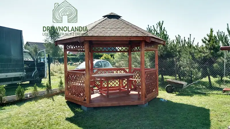 Altana ogrodowa szesciokatna