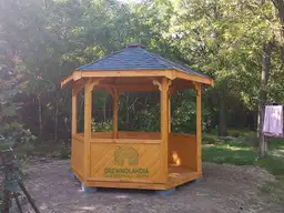 Altanka ogrodowa na lato