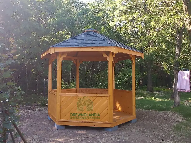 Altanka ogrodowa na lato