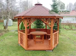 altana w ogrodzie