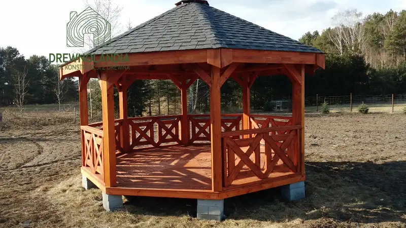 Drewniana altana ogrodowa nowoczesna