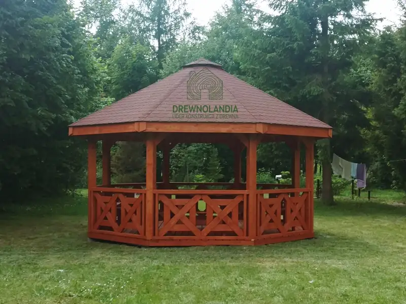 Osmiokatna altana drewniana