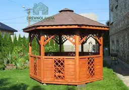 altana ogrodowa przy bloku na grila