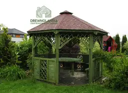 zielona altana ogrodowa