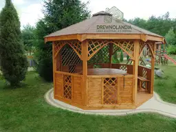 jasna drewniana altana ogrodowa