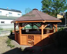 niska altana ogrodowa