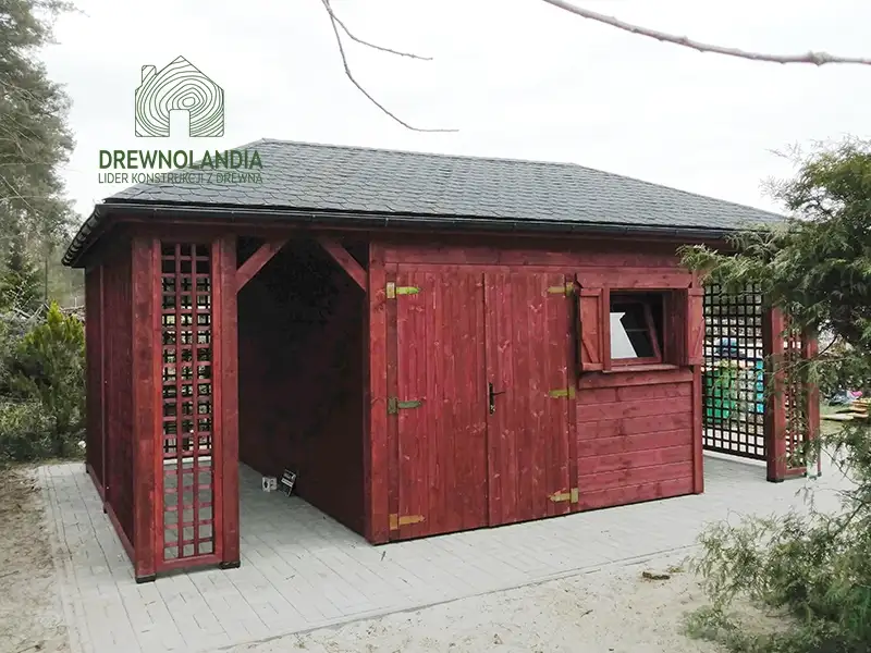 Domek na narzedzia z drewutnia