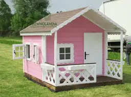 Drewniany domek dla dzieci1