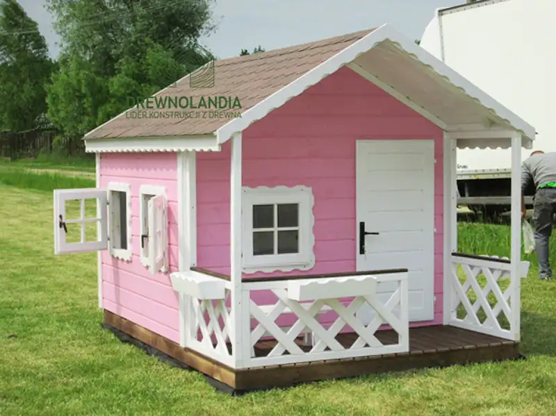 Drewniany domek dla dzieci1