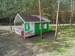 Drewniany domek dla dziecka 2017