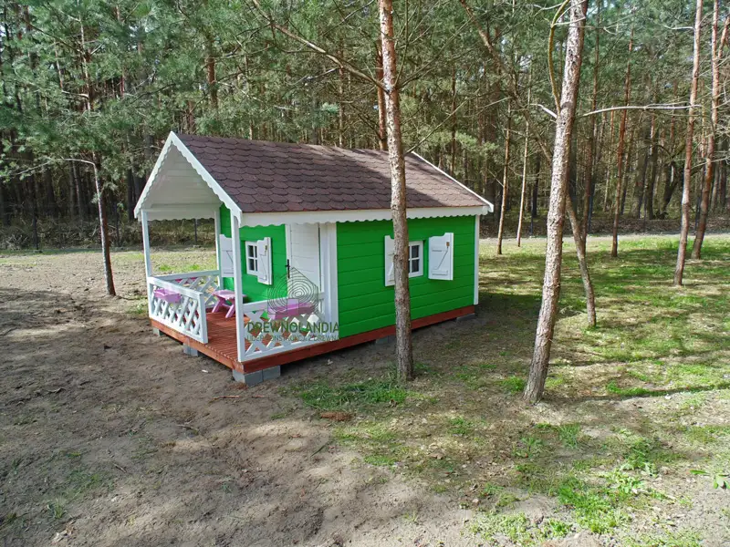 Drewniany domek dla dziecka 2017