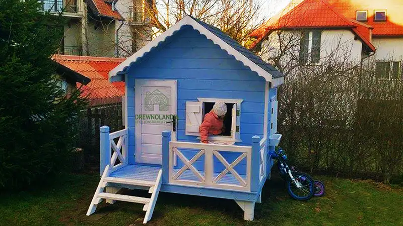 Wlasny plac zabaw na podworku