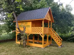 Drewniane domki dla dzieci