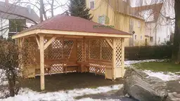 altanka drewniana półotwarta