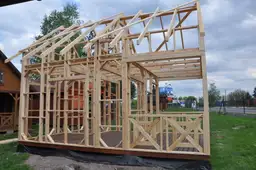 budowa piętrowego domku letniskowego