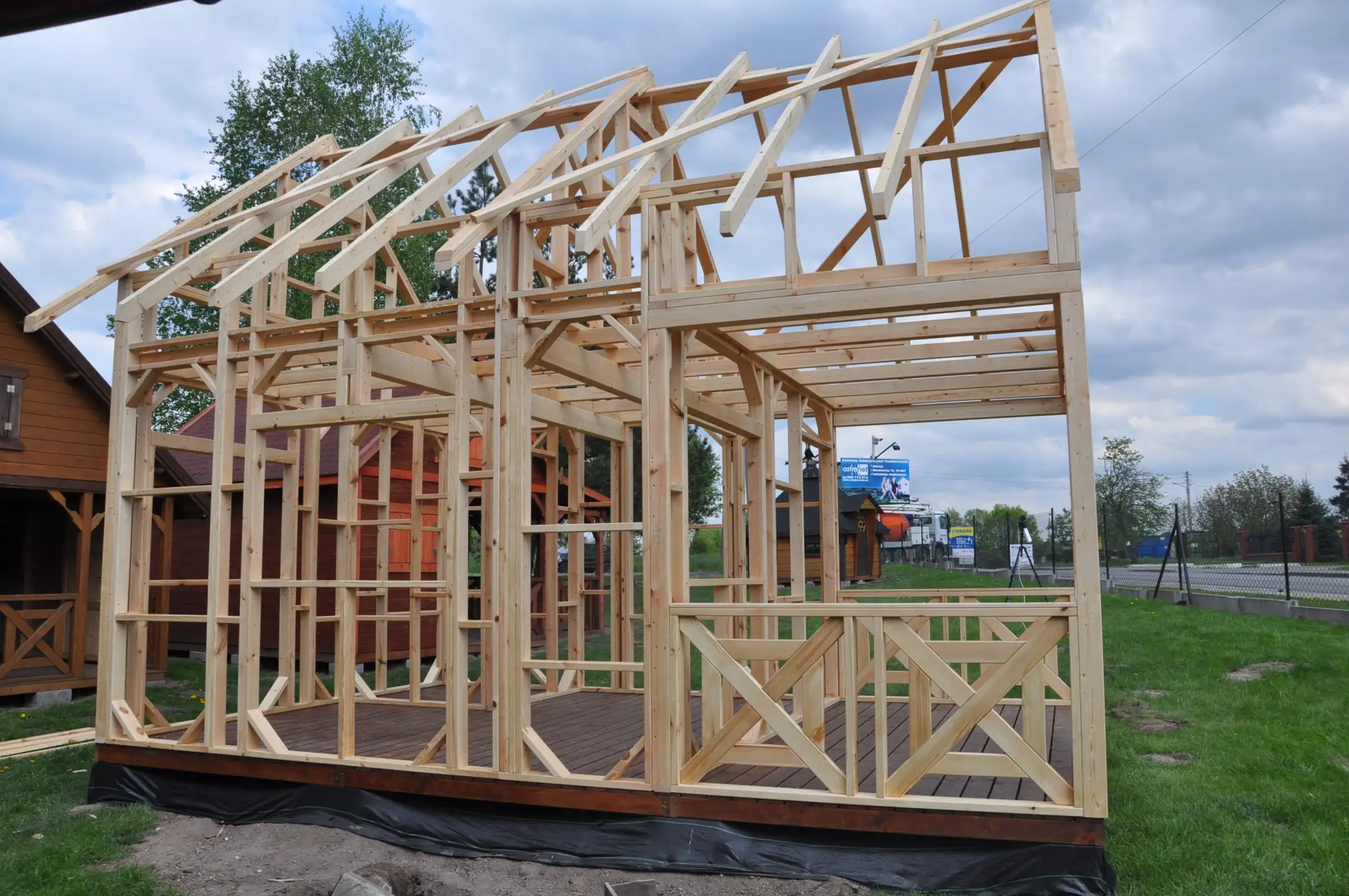 budowa piętrowego domku letniskowego