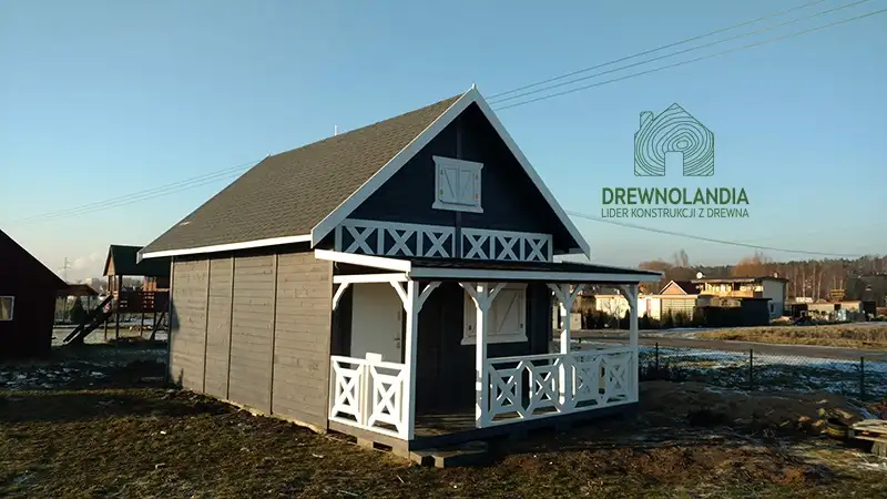 Domek drewniany Janusz 7m x 5m + taras 4,5m x 2m