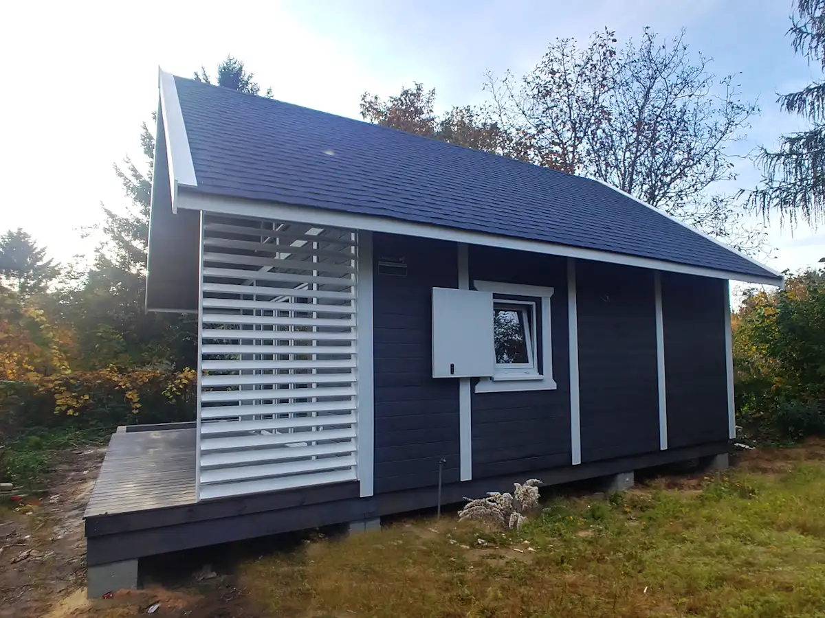 Nowoczesny drewniany domek z antresolą Adam IV 5,9m x 5,9m 