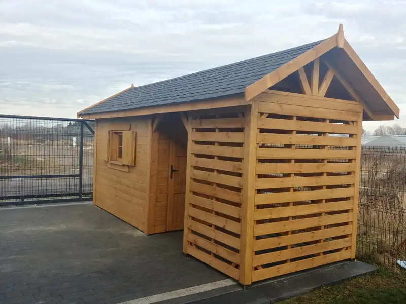 Drewniany domek na narzędzia z drewutnią Kuba 7x2m 