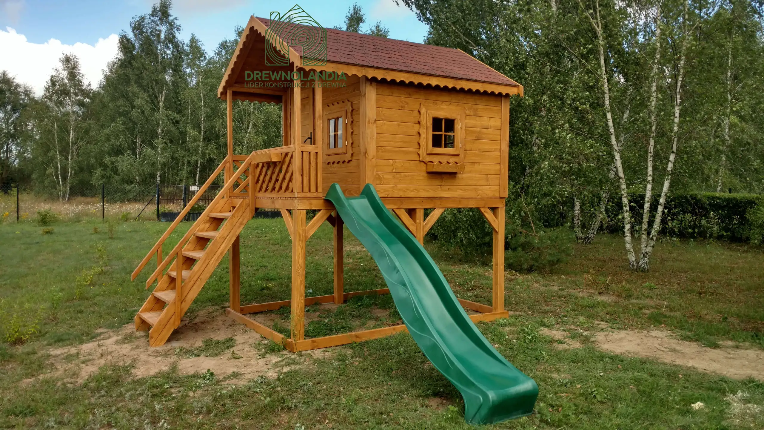 Domek dla dzieci Bolek - 2,8m x 2m z małym placem zabaw