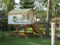 Domek drewniany dla dzieci 2020