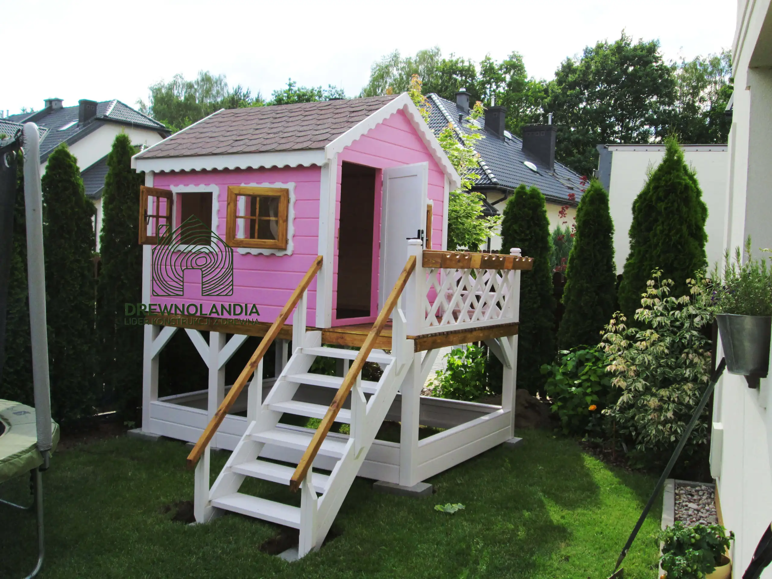 Domek dla dzieci Bolek - 2,8m x 2m z małym placem zabaw