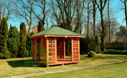 altana z drewna kwadratowa duża