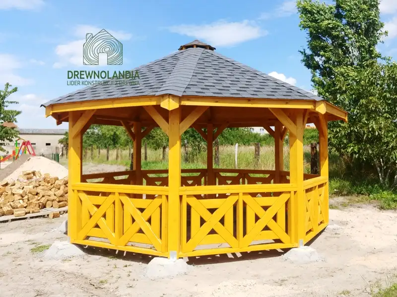 Altanka z drewna suszonego komorowo