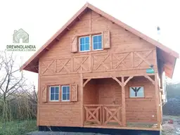 Duży drewniany domek letniskowy Wiktor IV z antresolą i tarasem, wymiary 5,9x5,9m