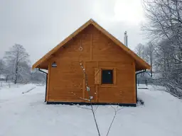 Domek drewniany Wiktor IV, letniskowy, z dużym tarasem, idealny na działkę