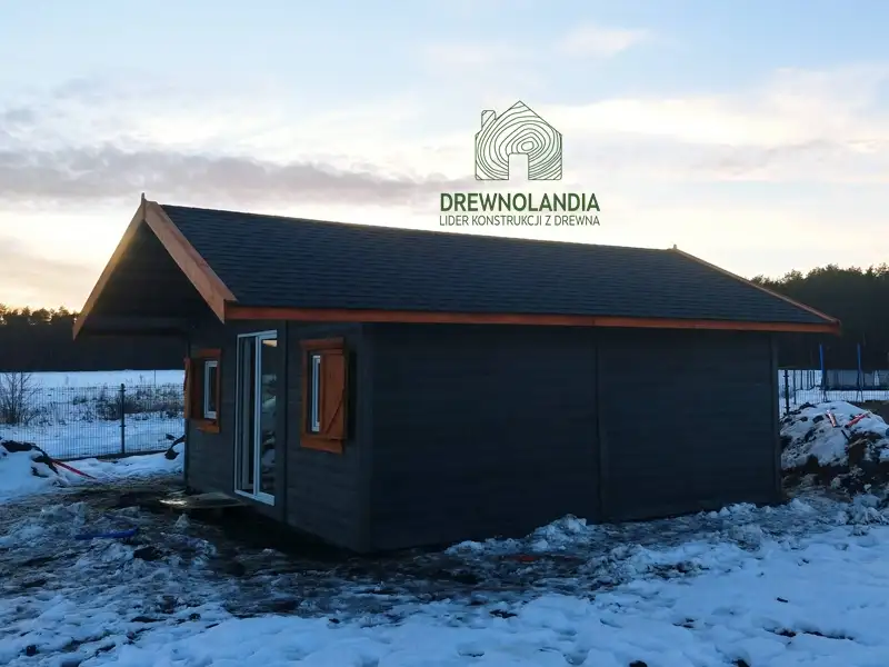 Parterowy domek letniskowy Norbert IV z drewna – 35m² idealny na działkę