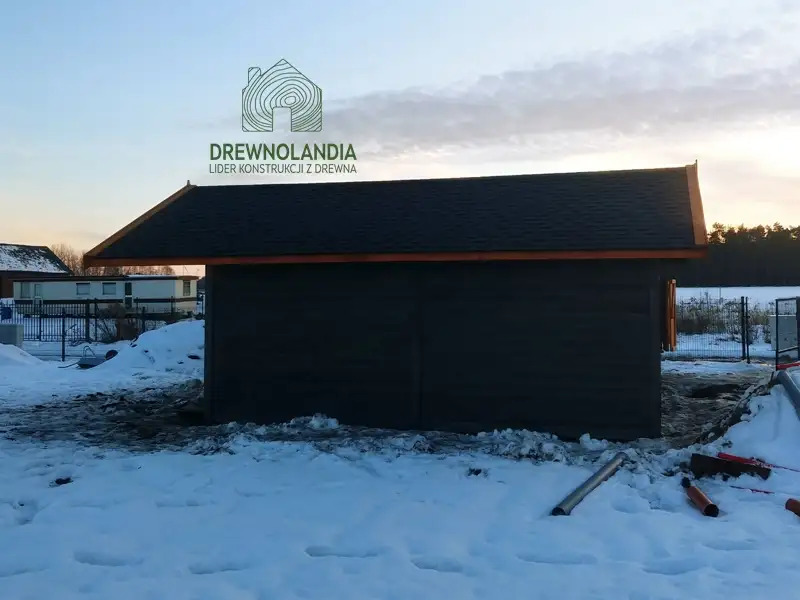 Drewnolandia – Norbert IV – domek letniskowy 35m² z tarasem