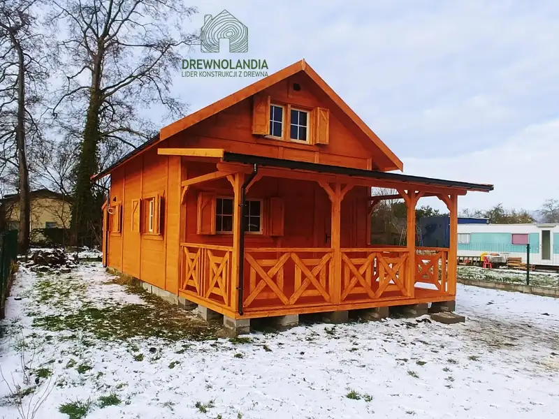 Domek Janusz z tarasem letniskowy Drewnolandia - domek na działkę