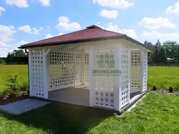 Drewniana altanka altana