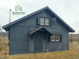 Drewniany domek letniskowy Karol IV – elegancki i funkcjonalny