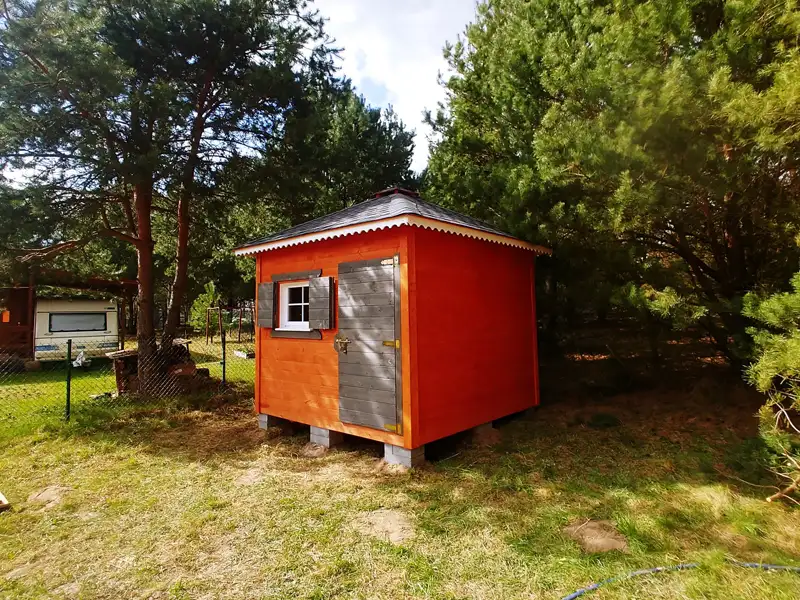 Domek narzędziowy Filip, drewniana konstrukcja wykonana przez Drewnolandię