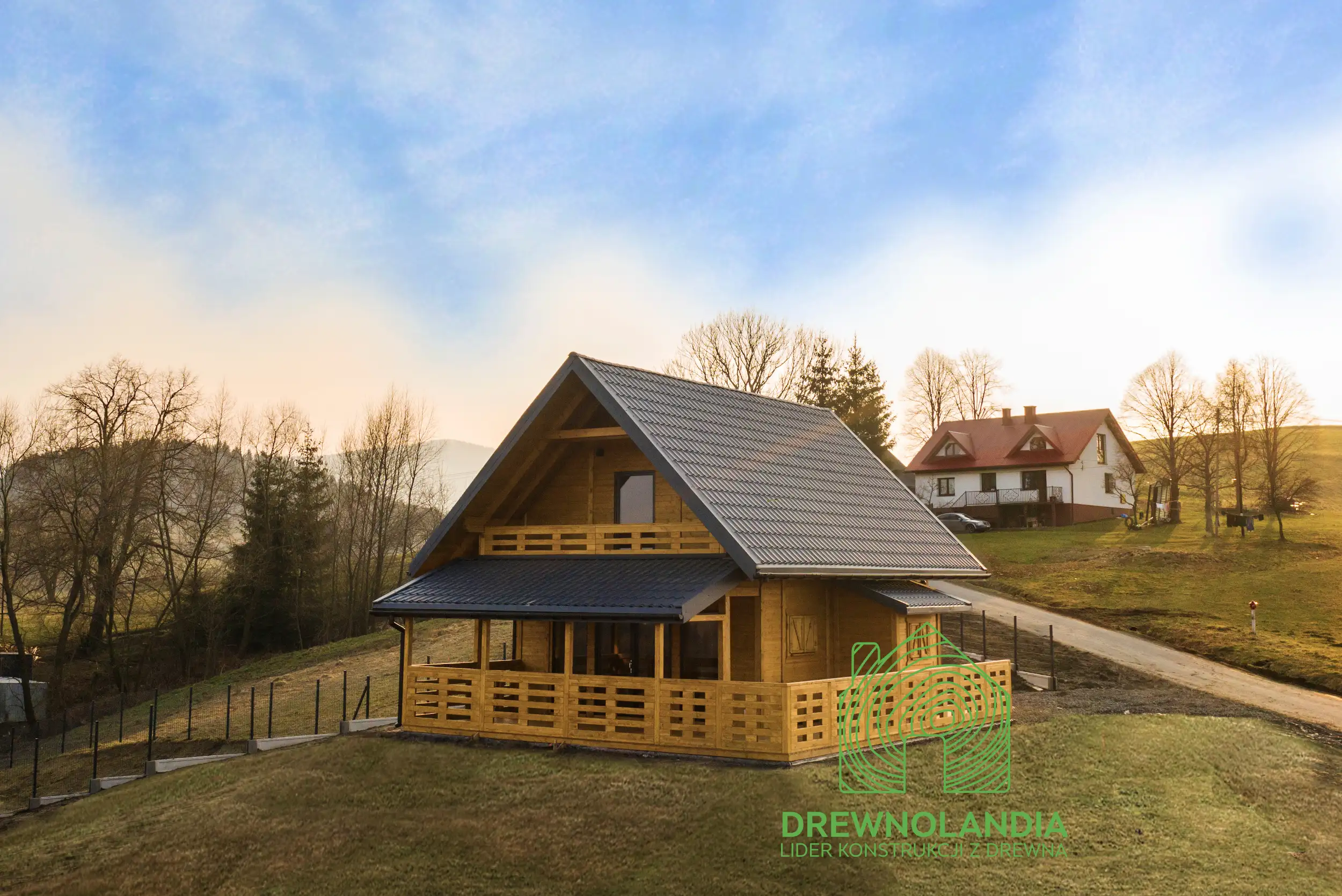 duzy domek letniskowy z balkonem