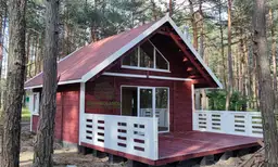 Duży domek letniskowy Adam IV – 35m² – idealny na działkę, z antresolą i tarasem