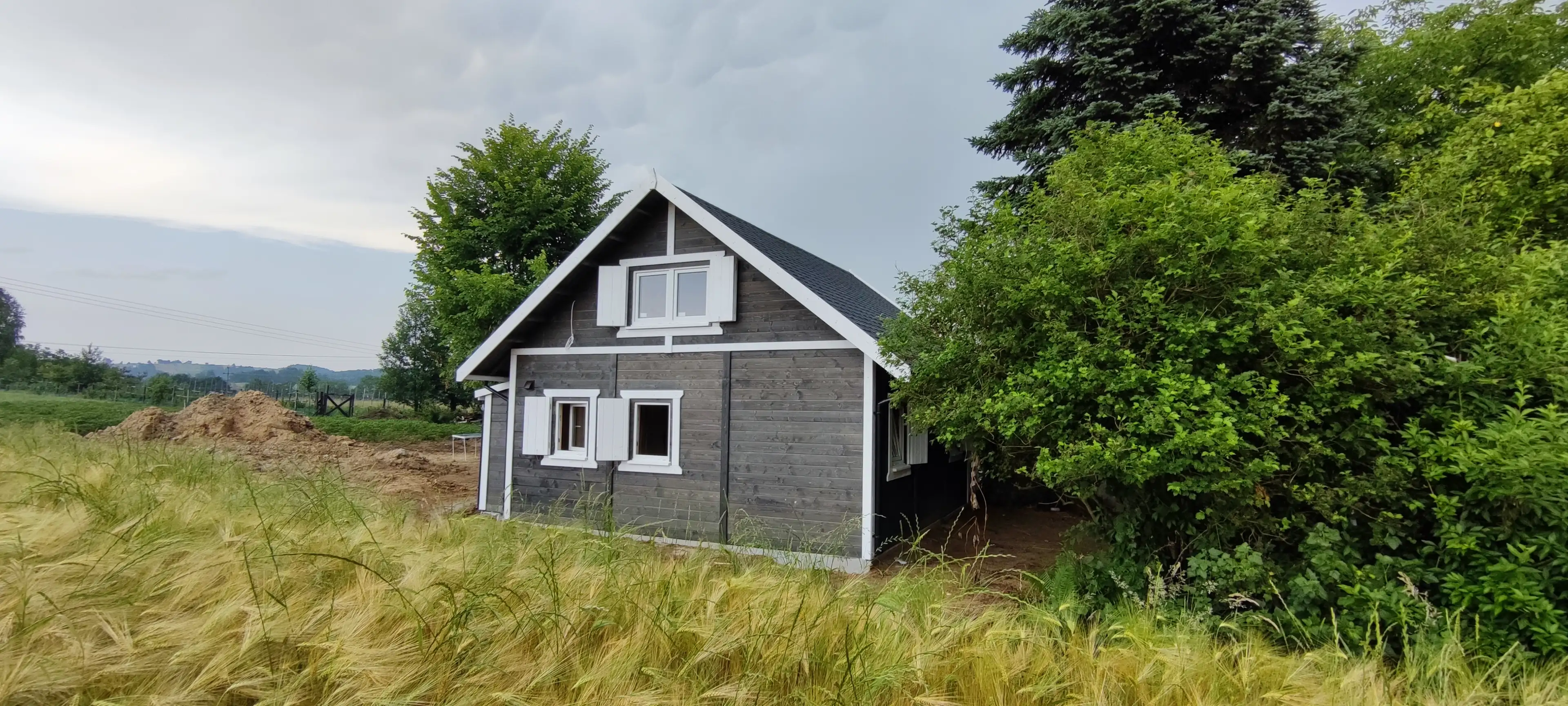 Nowoczesny domek CRA6 – idealny na każdą porę roku z przestronnym tarasem