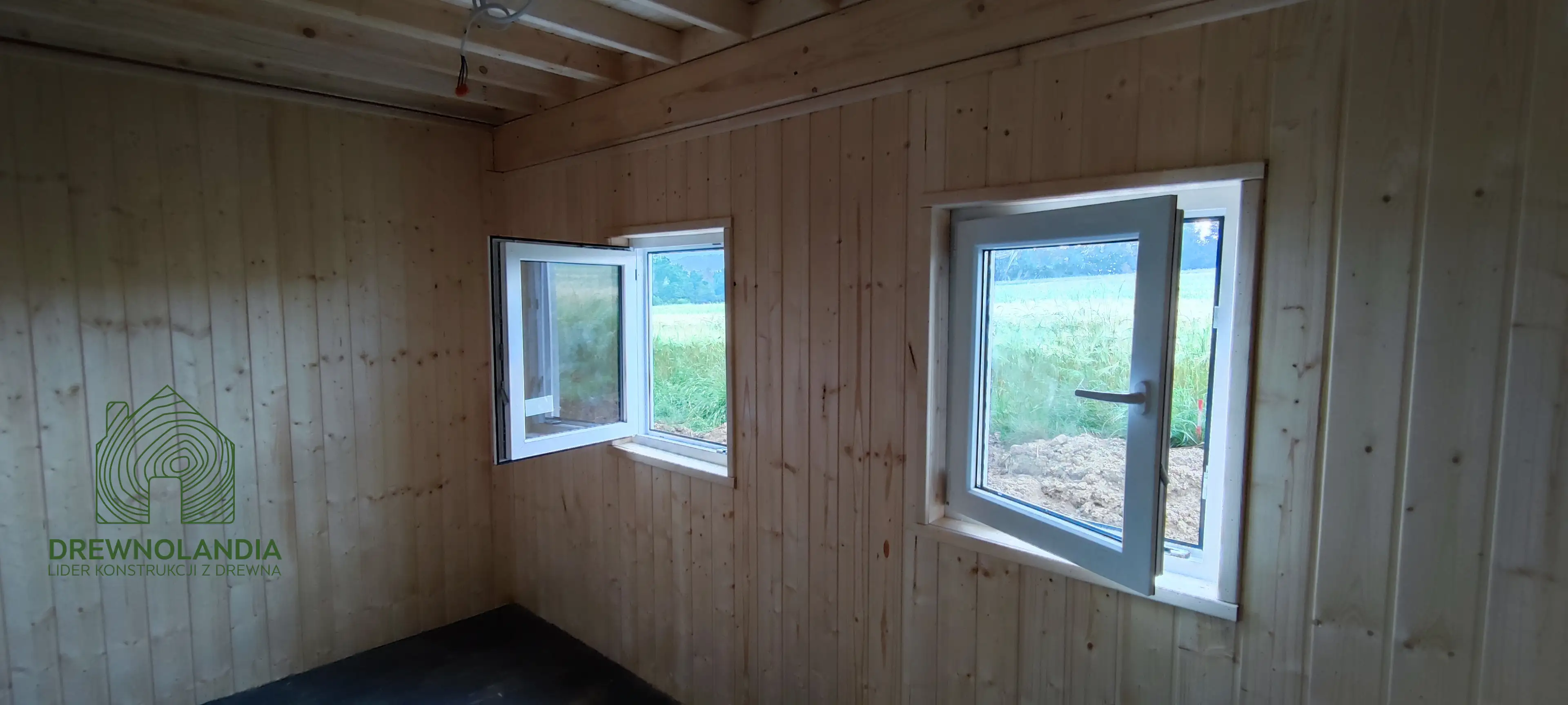 Rekreacyjny domek CRA6 – funkcjonalność i styl na 35 m²